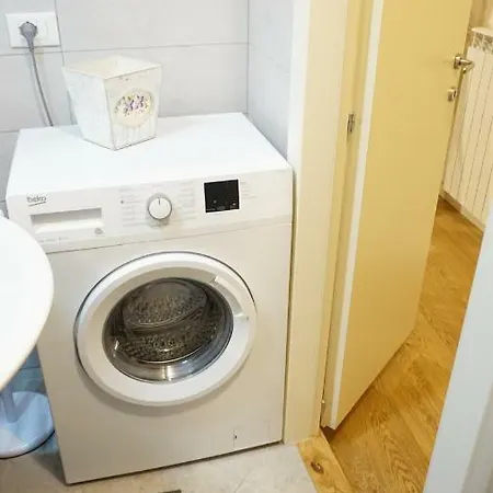 Апартаменты Elisabeth Luxury Flat